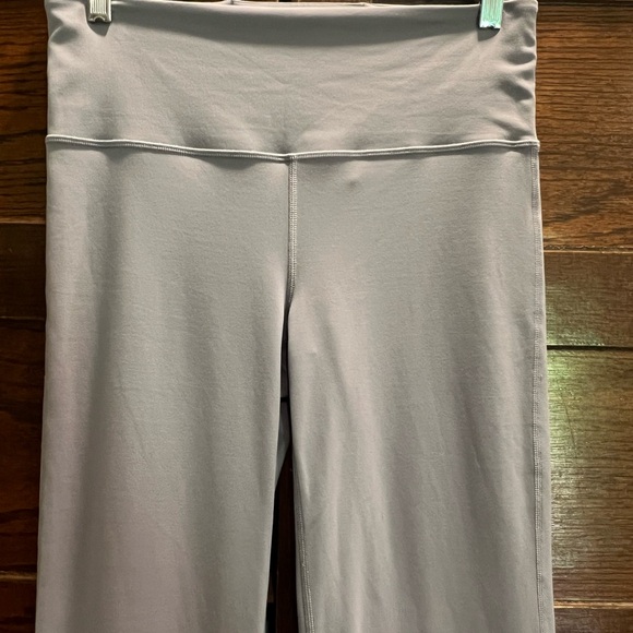 Athleta high rise medium petite Elation Flare Pant legging Lavender blue Gray - Picture 14 of 16